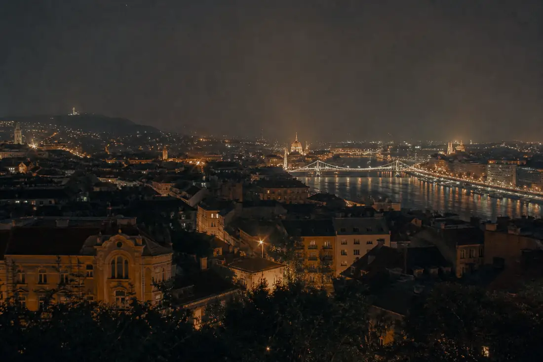 Budapest éjszaka a Gellérthegy felől, Duna és belváros